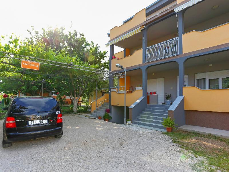 Apartments Damir Kaštel Štafilić Esterno foto