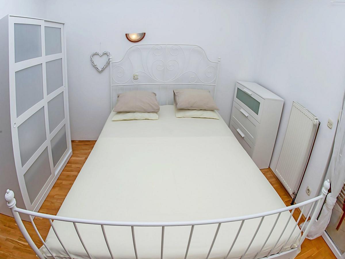 Apartments Damir Kaštel Štafilić Esterno foto